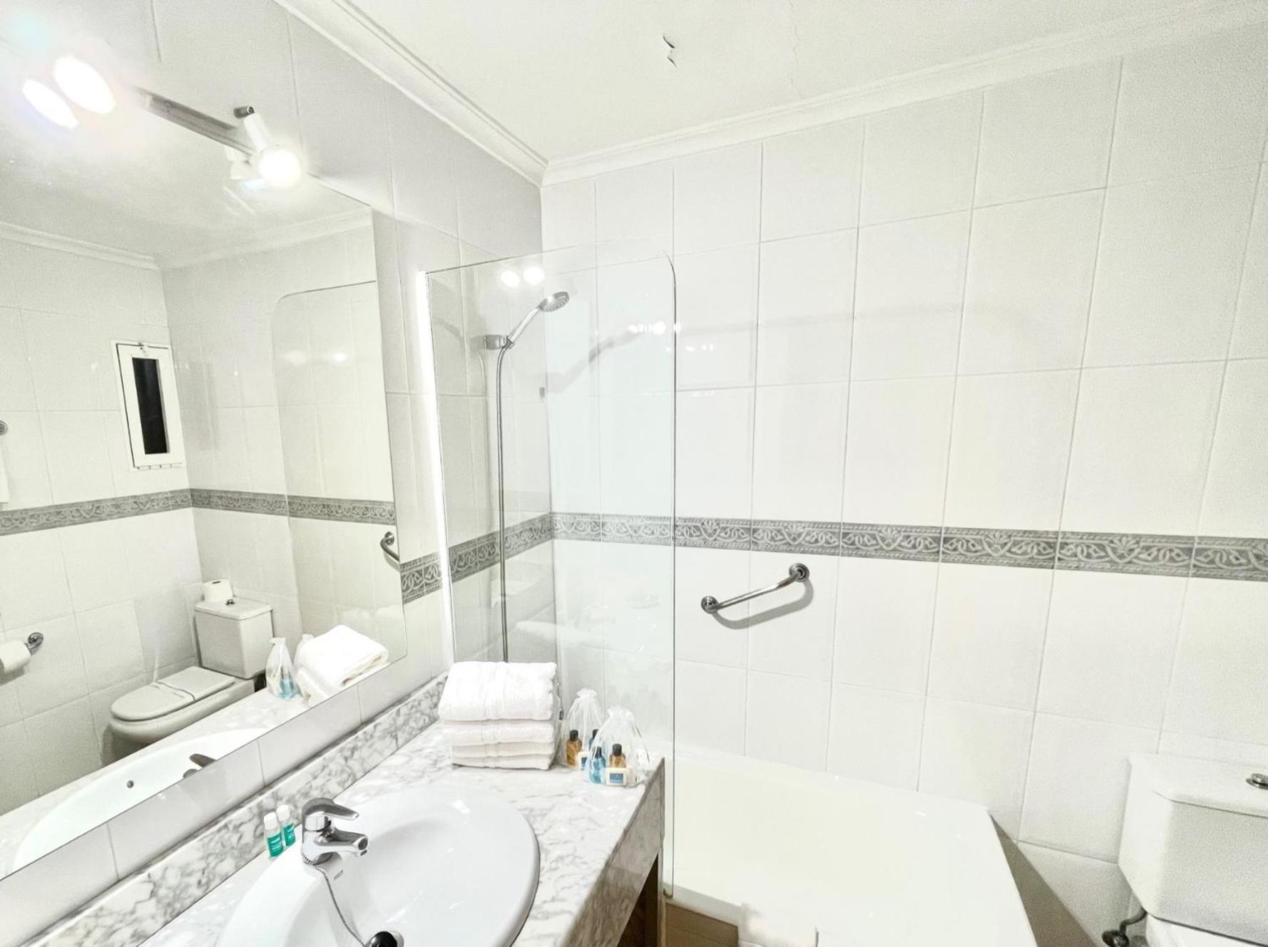 Apartamentos Ulia Benidorm Esterno foto